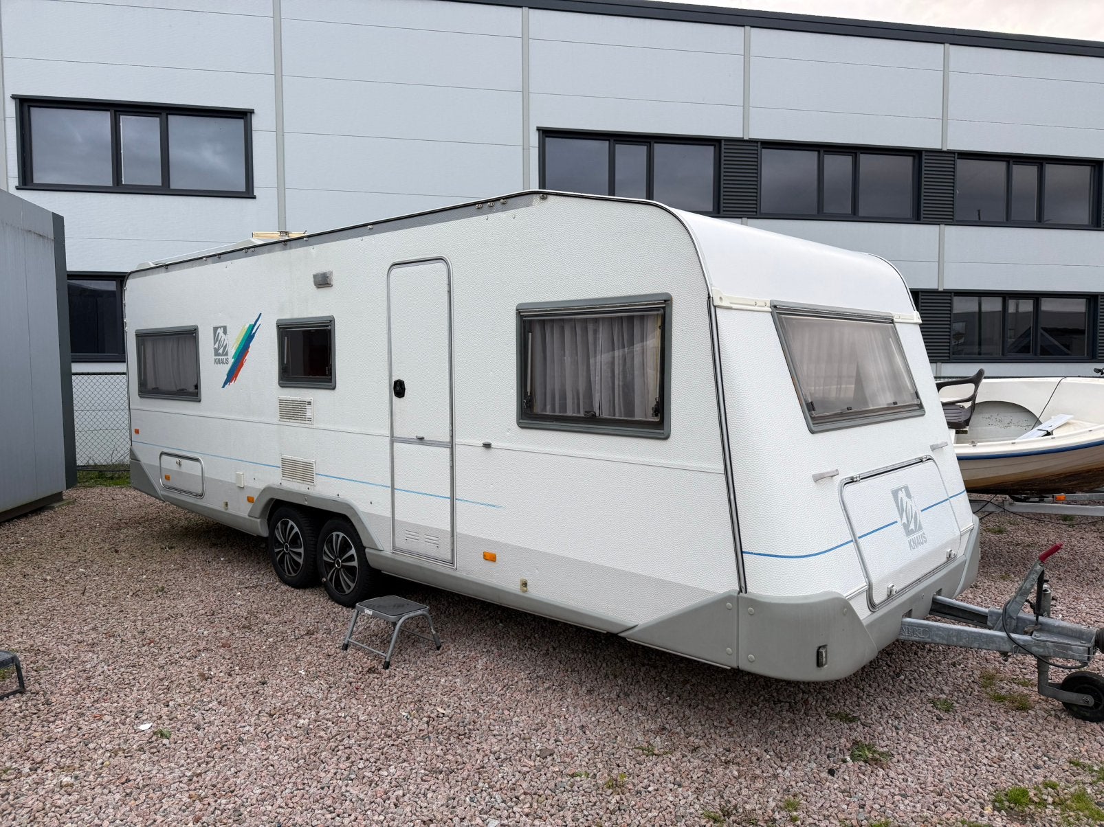 Knaus caravan 6 persoons 7 meter super netjes, Caravans en Kamperen, Rondzit, Geen, Geen, Bedrijf