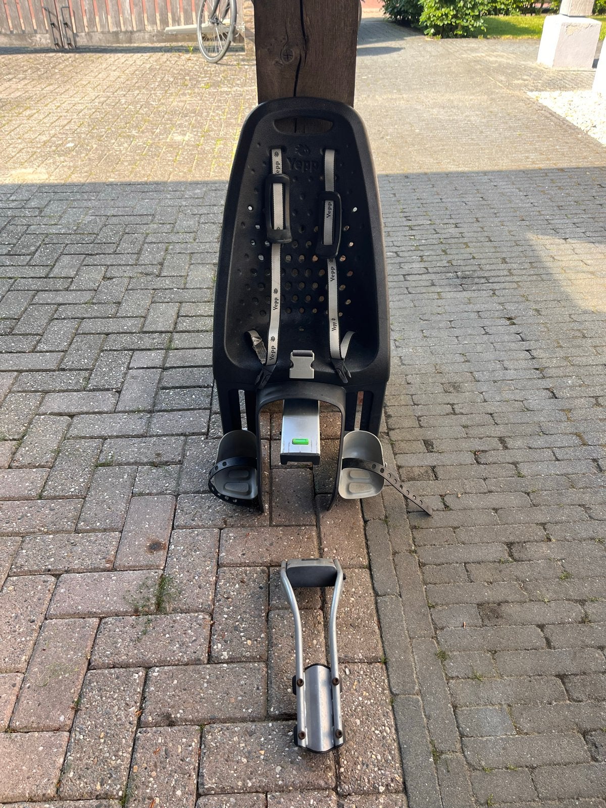 Yepp Achterzitje voor Kinderen - Zwart, Fietsen en Brommers, Achterzitje, Ophalen of Verzenden, 9 t/m 36 kg, Gebruikt