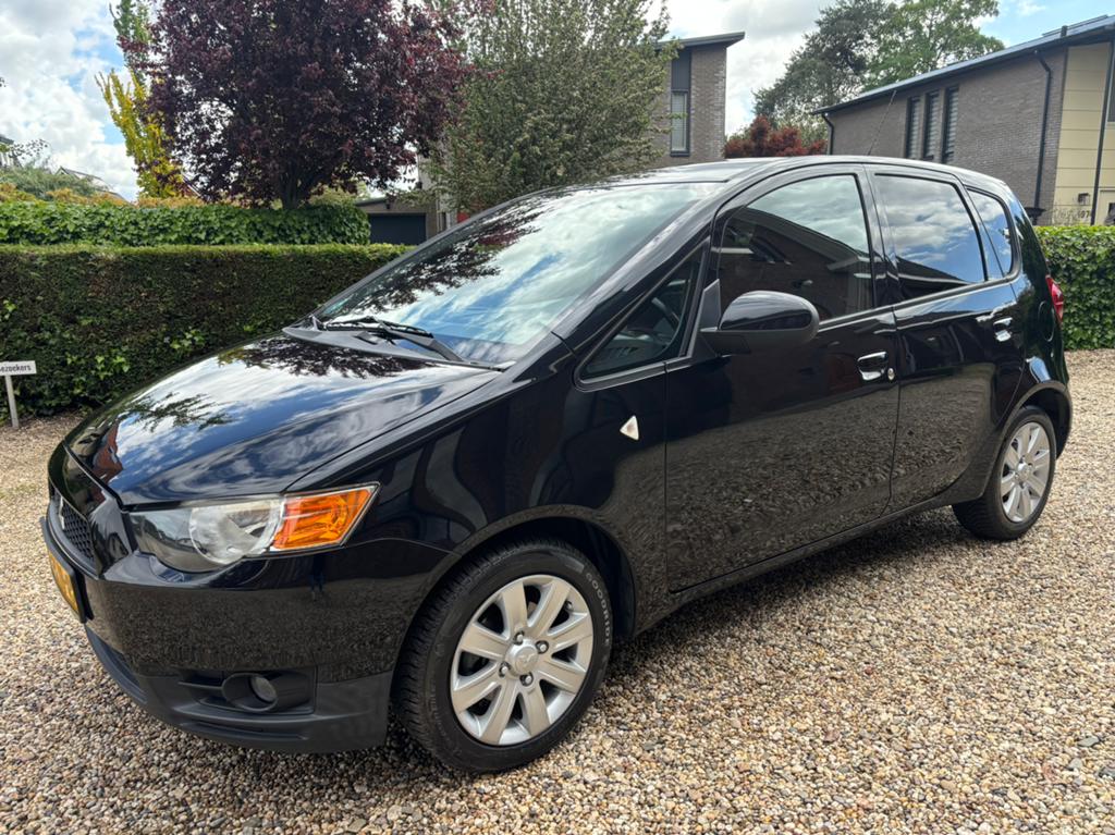 Mitsubishi Colt 1.3 5-DR 2012 Zwart, Voorwielaandrijving, Stof, 31 €/maand, Origineel Nederlands