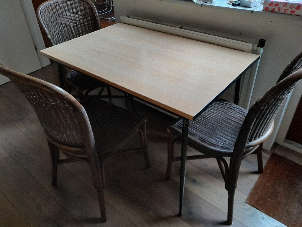 Te koop: tafel met rieten stoeltjes, Ophalen, Overige materialen, Gebruikt, 100 tot 150 cm