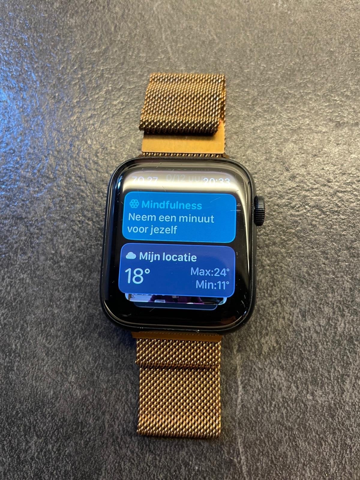 Apple Watch SE serie 2 + GPS 44mm, Afstand, IOS, Ophalen of Verzenden, Zo goed als nieuw