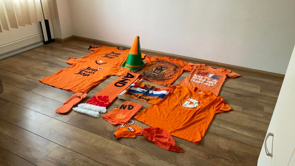 12 delig oranje pakket 5 shirts nooit gedragen maat L en S, Ophalen of Verzenden, Nieuw, Overige typen, Oranje of Koningsdag