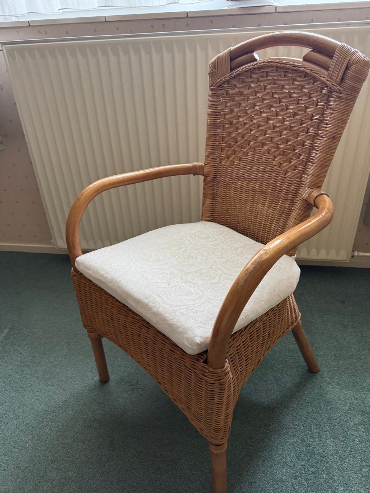 Rotan stoel met kussen, Ophalen, Gebruikt, Bruin, Riet of Rotan