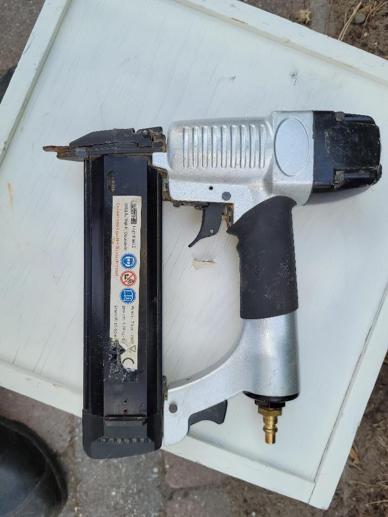 pneumatische hamer pistol, Doe-het-zelf en Verbouw, Compressors, 100 liter of meer, Ophalen of Verzenden, Gebruikt, Minder dan 200 liter/min