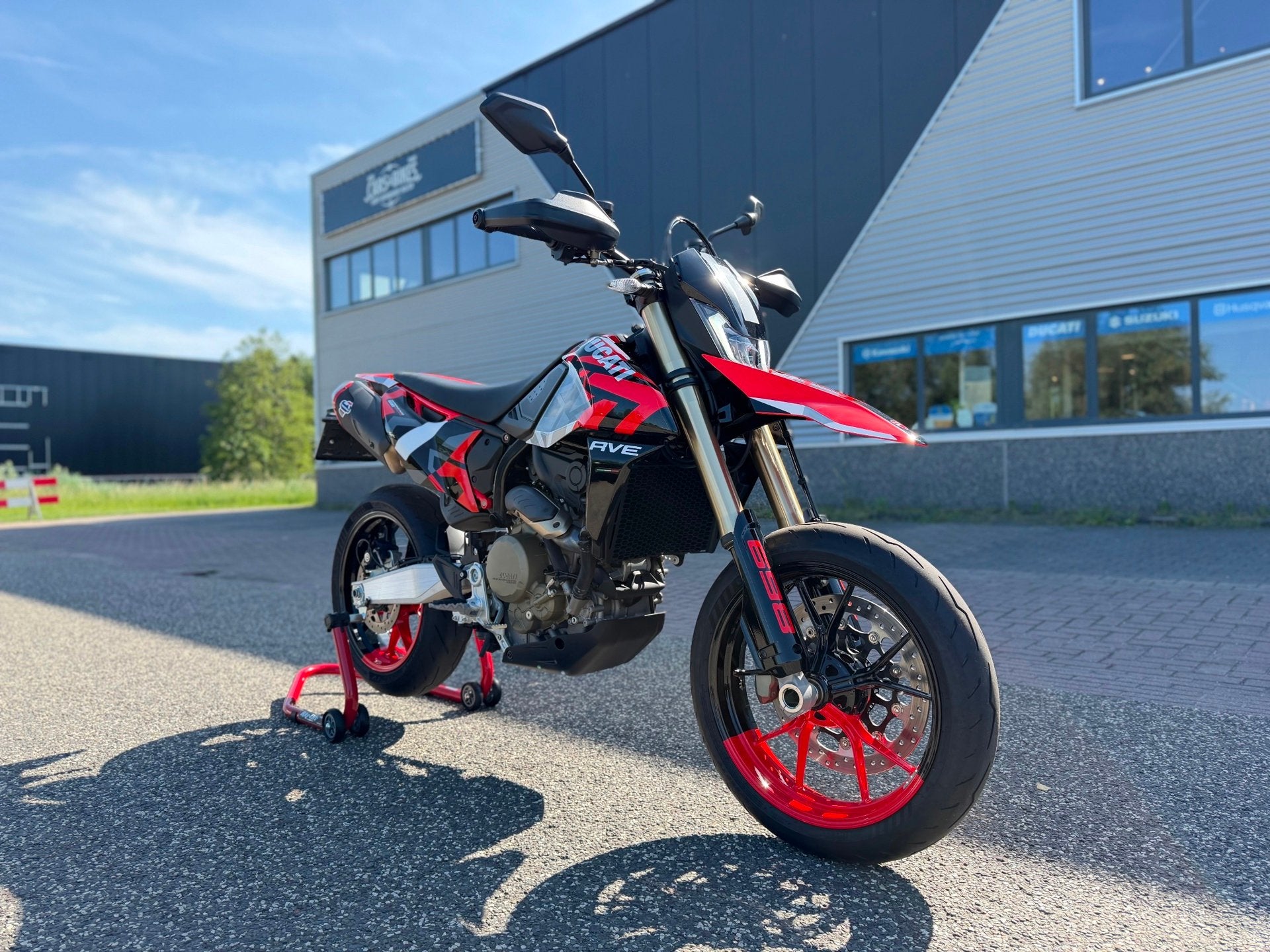 Ducati All-Road Hypermotard 698 Mono RVE Termignoni racing k, Motoren, Motoren | Ducati, Via Antonio Cavalieri Ducati 3
40132  Bologna, IT