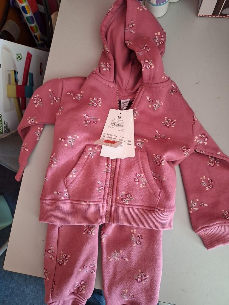 Nieuw kinderpakje maat 80 met bloemenprint, Kinderen en Baby's, Babykleding | Maat 80, Ophalen, Meisje, Nieuw, Setje