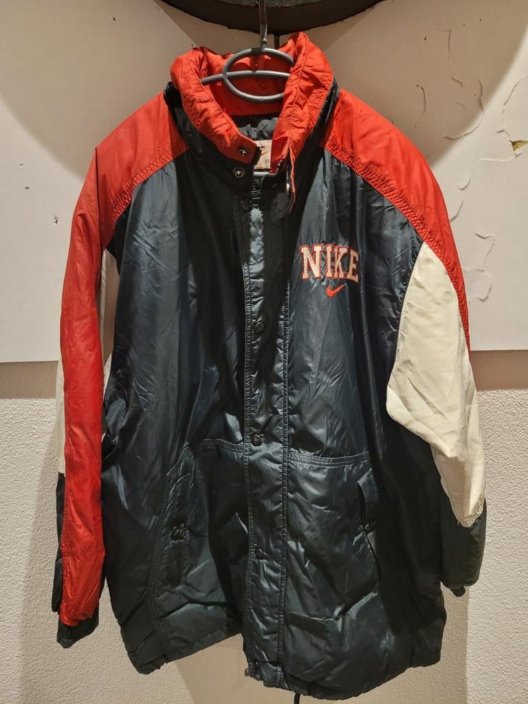 Vintage Nike Jas Heren - Zwart/Rood/Wit, Kleding | Heren, Jassen | Winter, Maat 52/54 (L), Zwart, Nike, Ophalen of Verzenden