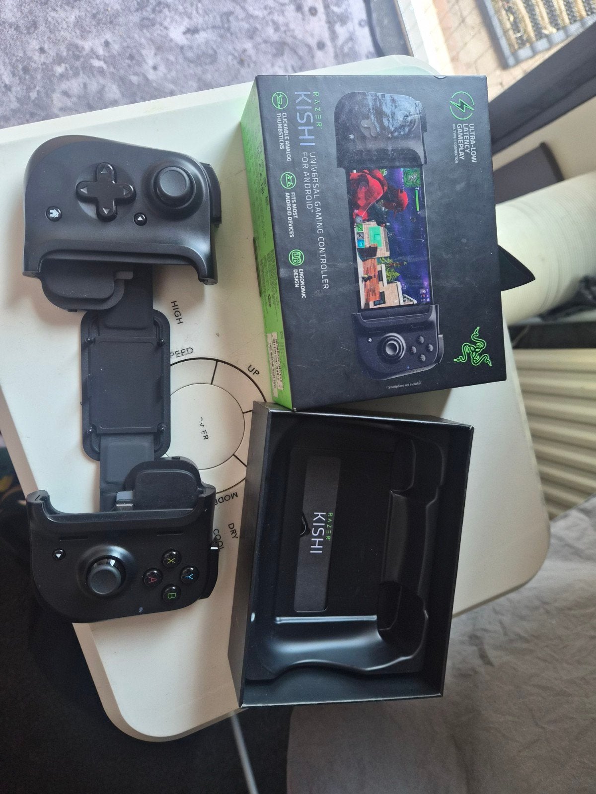 Razer Kishi Universal Gaming Controller voor Android, Spelcomputers en Games, Spelcomputers | Overige Accessoires, Zo goed als nieuw