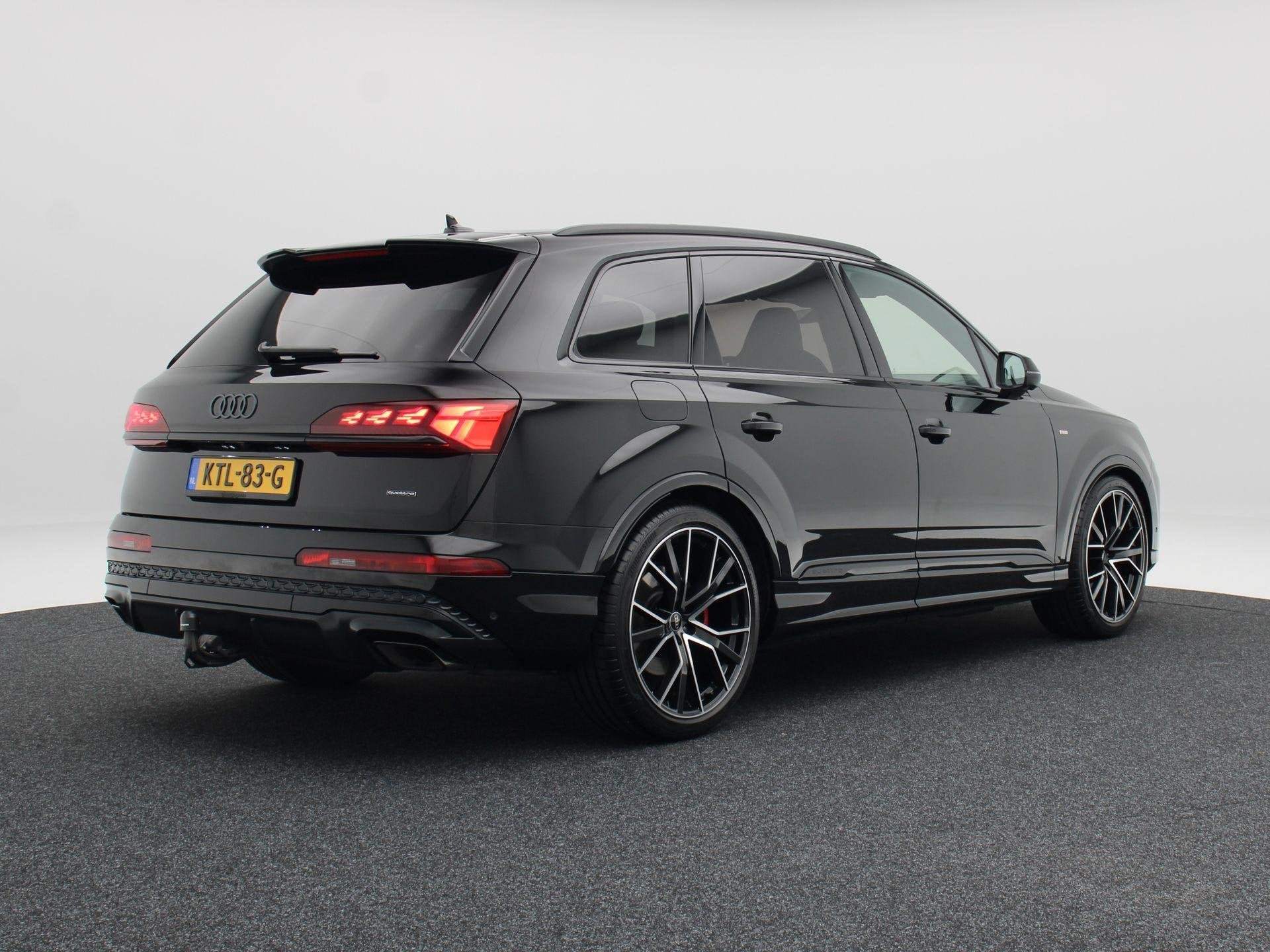 Audi Q7 60 TFSi e 490 Pk quattro S-Line Competition | 22 Inc, Auto's, Automaat, Dealer onderhouden, Gebruikt, 2995 cc