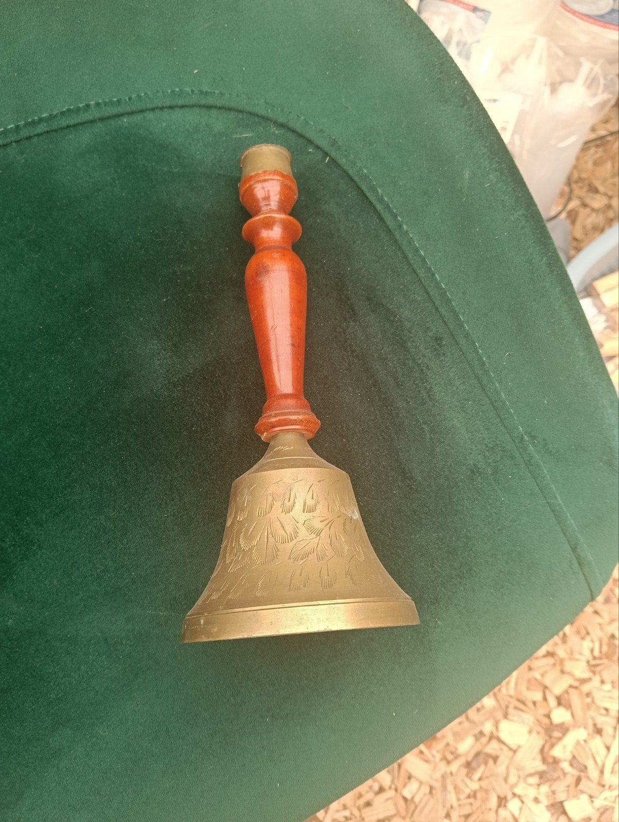 Antieke koperen handbel met houten handvat, Antiek en Kunst, Ophalen of Verzenden