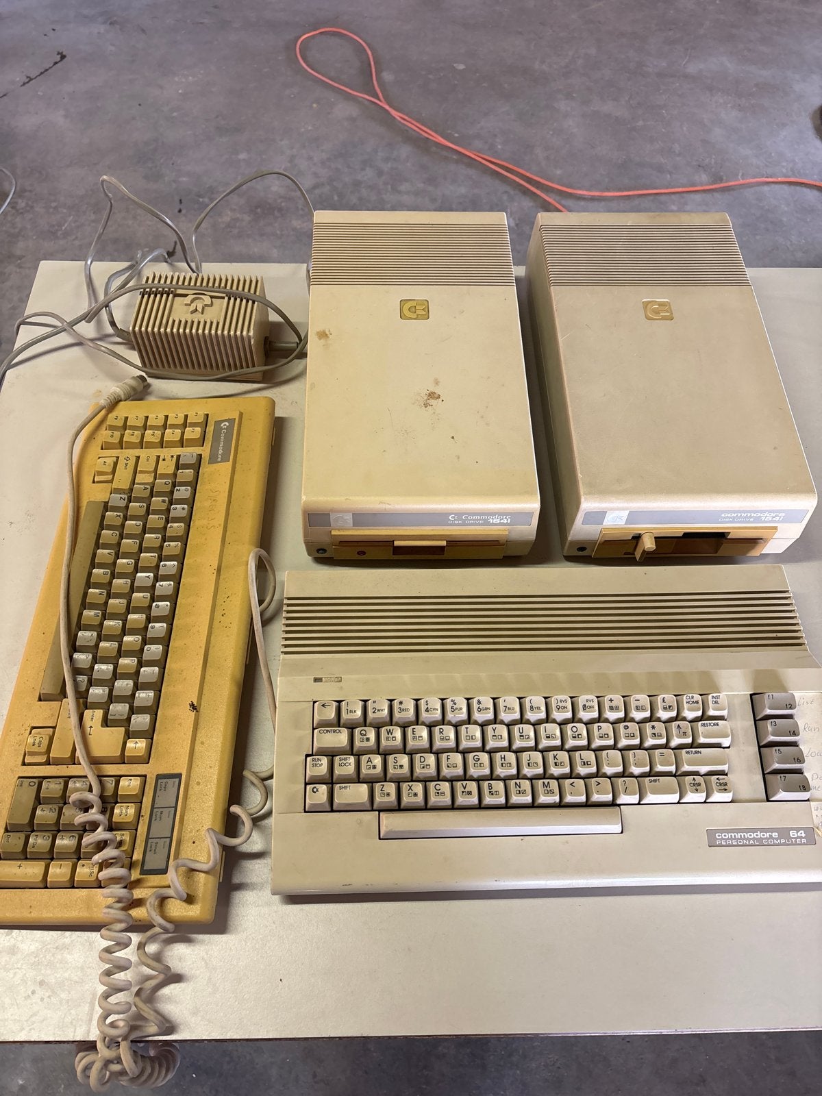 Commodore 64 en 1541-II diskdrives - Voor de liefhebber, Ophalen