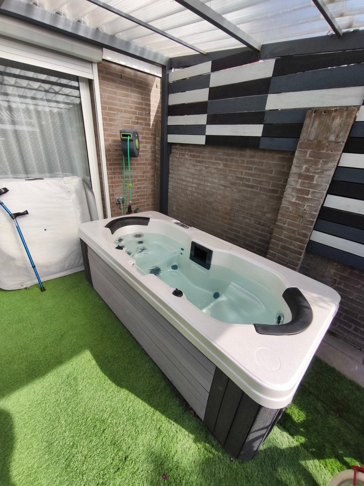 Tweepersoons Jacuzzi met Turbo Krachtige Massage, Tuin en Terras, Bubbelbaden en Hottubs, Ophalen, Zo goed als nieuw, Afdekzeil