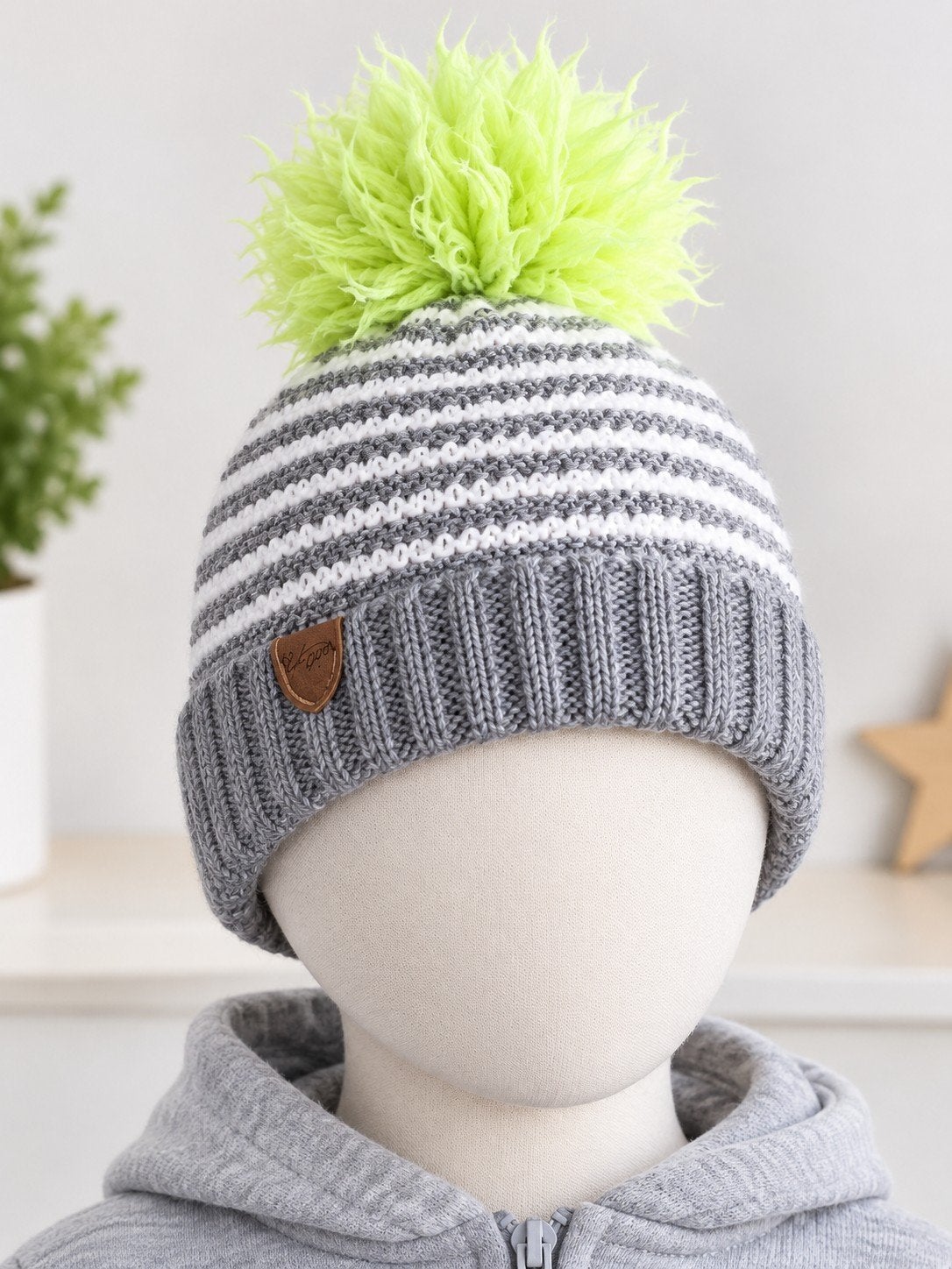 Nieuwe gestreepte muts met neon pompon, 134 t/m 140, Jongen of Meisje, Nieuw, Ophalen of Verzenden