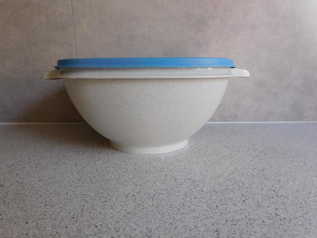 Tupperware Servalier Bowl 19,5 cm. Crème Blauw, Huis en Inrichting, Keuken | Tupperware, Ophalen of Verzenden, Zo goed als nieuw