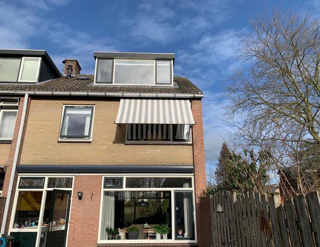 Luxaflex electrische zonnescherm / uitvalscherm 2.60 breedt, Tuin en Terras, Zonneschermen, Ophalen, Gebruikt, Overige typen, Elektrisch