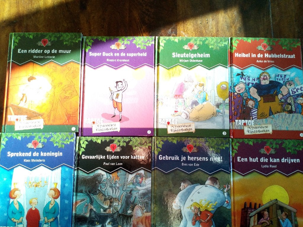 8 Mysterieuze Kinderboeken - Taptoe Serie, Boeken, Fictie algemeen, Diverse auteurs, Ophalen of Verzenden, Zo goed als nieuw