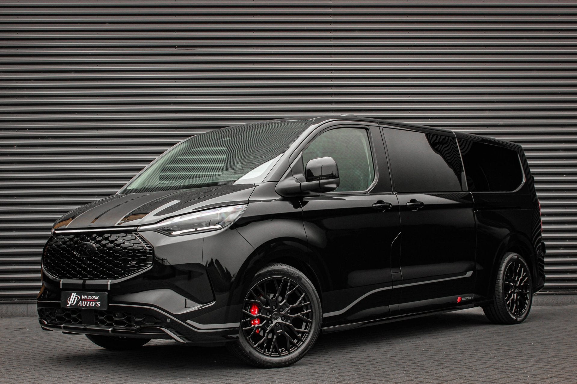 Ford E-Transit Cust. 320 L2H1 Sport 71 kWh DC DUBBEL CABINE, Auto's, Bestelauto's, Automaat, Dealer onderhouden, Achterwielaandrijving