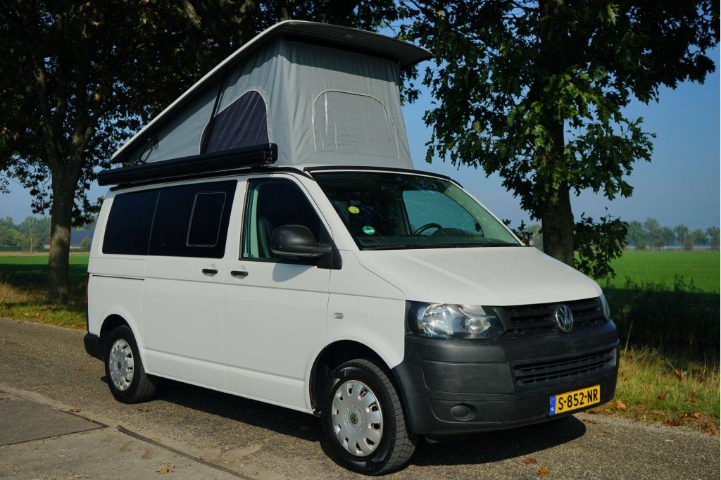 Volkswagen Transporter Camper T5  | 114pk | Slaaphefdak, Buscamper of Camperbus, Volkswagen, Berliner Ring 2, 38440 Wolfsburg, Duitsland
