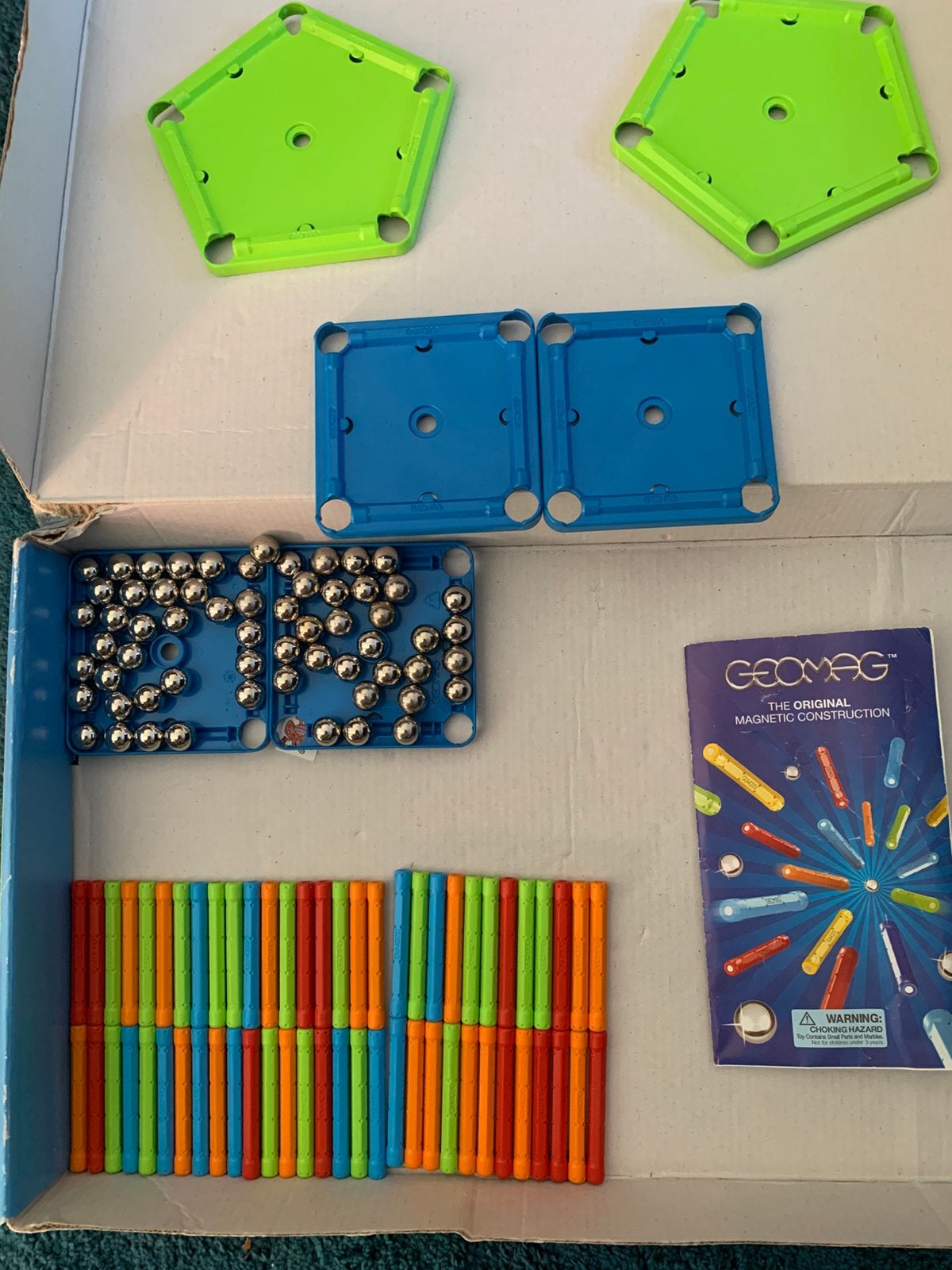 Grote doos geomag, Ophalen of Verzenden, Zo goed als nieuw