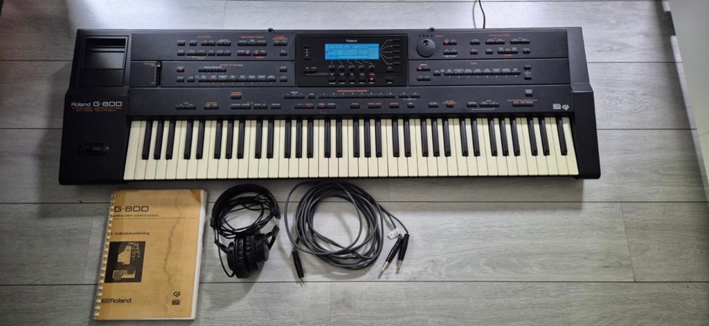 Roland G-800 professioneel piano keyboard, Muziek en Instrumenten, Ophalen, Zo goed als nieuw, 61 toetsen, Roland