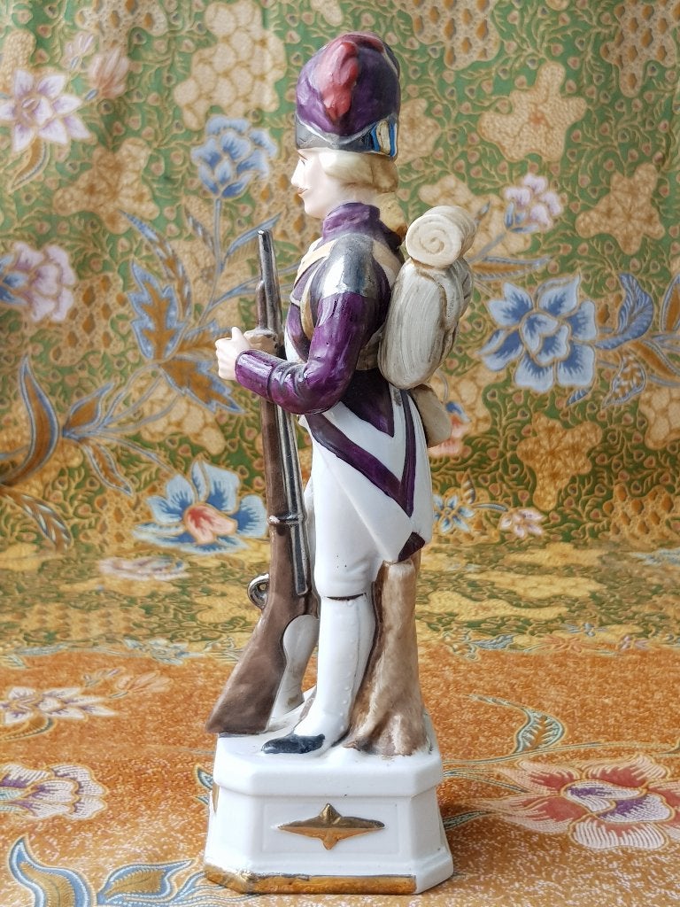 Historische soldaat mooi oud beeldje uit Engeland 23,7 cm., Ophalen of Verzenden