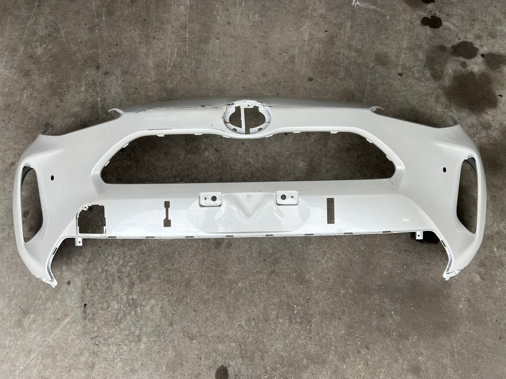 voorbumper yaris cross pdc 52119-0dc20 vanaf 2021 wit, Auto-onderdelen, Voor, Toyota, Info@toyota.com, Toyota