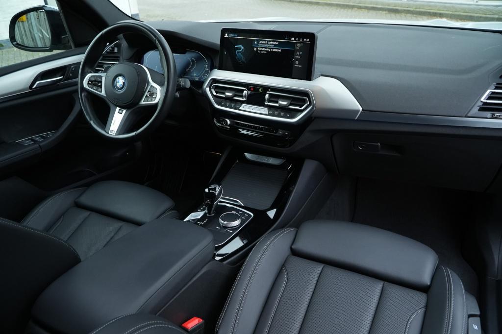 BMW X3 30e xDrive M-Sport I Pano I ACC I 20 inch (bj 2023), Auto's, BMW, Automaat, 1998 cc, Gebruikt, 4 cilinders