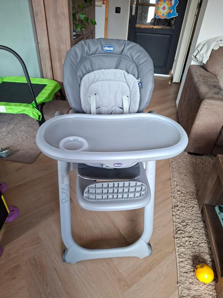 Chicco Polly Magic Relax kinderstoel, Ophalen, Zo goed als nieuw, Meegroeistoel, Gordel(s)