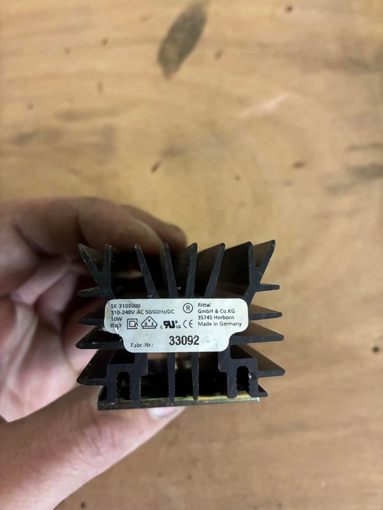 Rittal 240v 10W din-rail verwarmingselement, Computers en Software, Serverkasten, Ophalen of Verzenden, Zo goed als nieuw
