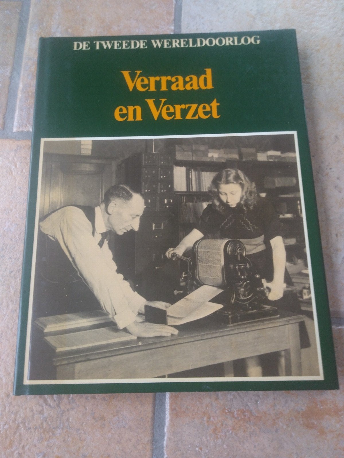 Lekturama 2e wo verraad en verzet, Ophalen of Verzenden, 20e eeuw of later, Gelezen