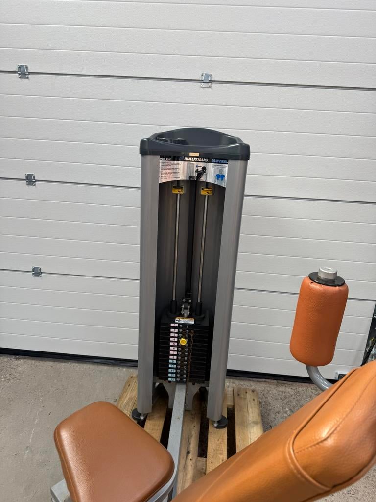 Nautilus pec dec/ fly machine/ steel / chest, Sport en Fitness, Ophalen, Gebruikt, Overige typen, X