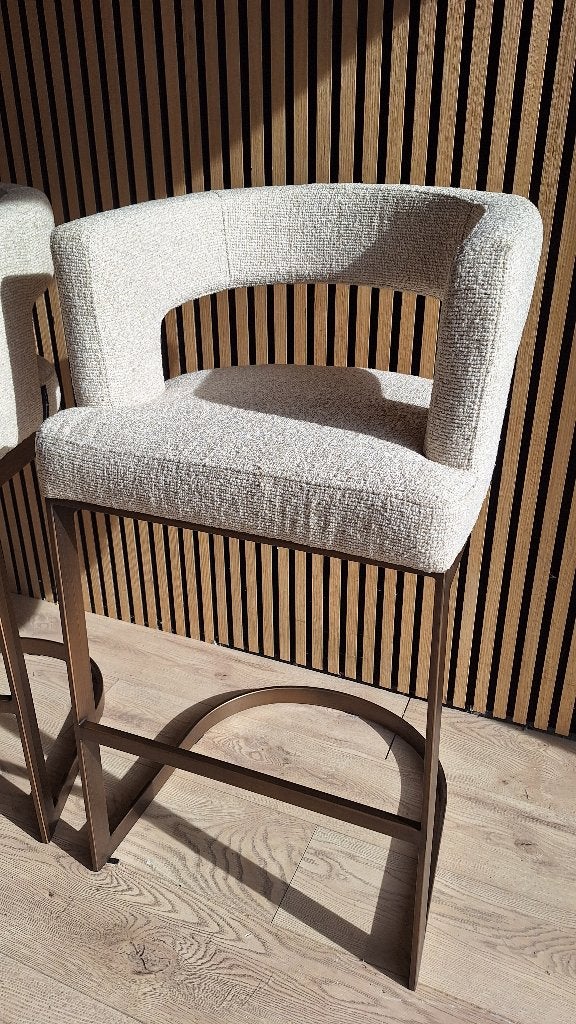 Richmond Interiors Counterstoel Ellis - Biscotti  *SALE*, Huis en Inrichting, Ophalen, Richmond Interiors, Met voetsteun, 60 tot 90 cm