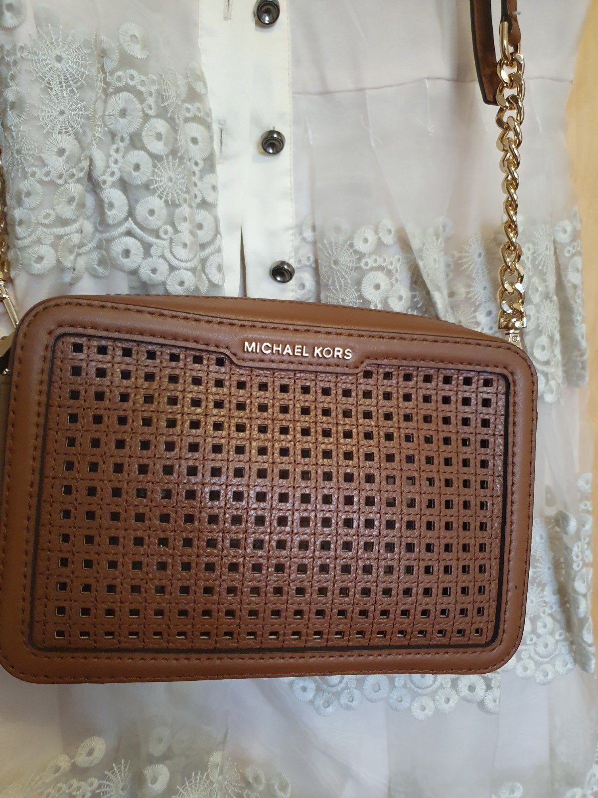 Michael Kors Schoudertasje - Zo goed als nieuw, Sieraden, Tassen en Uiterlijk, Tassen | Damestassen, Ophalen of Verzenden