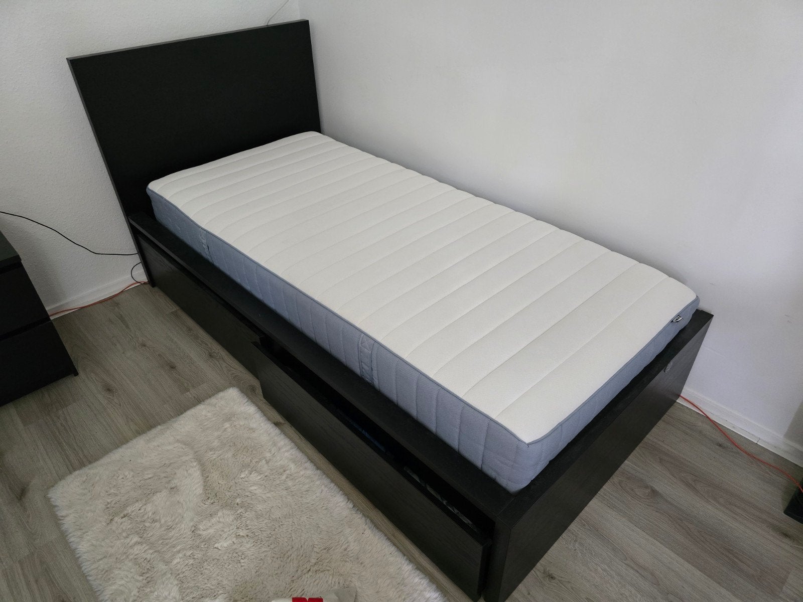 Ikea MALM 90 x 200 with drawers and mattress, Huis en Inrichting, Slaapkamer | Bedden, 90 cm, Eenpersoons, Zwart, Ophalen of Verzenden