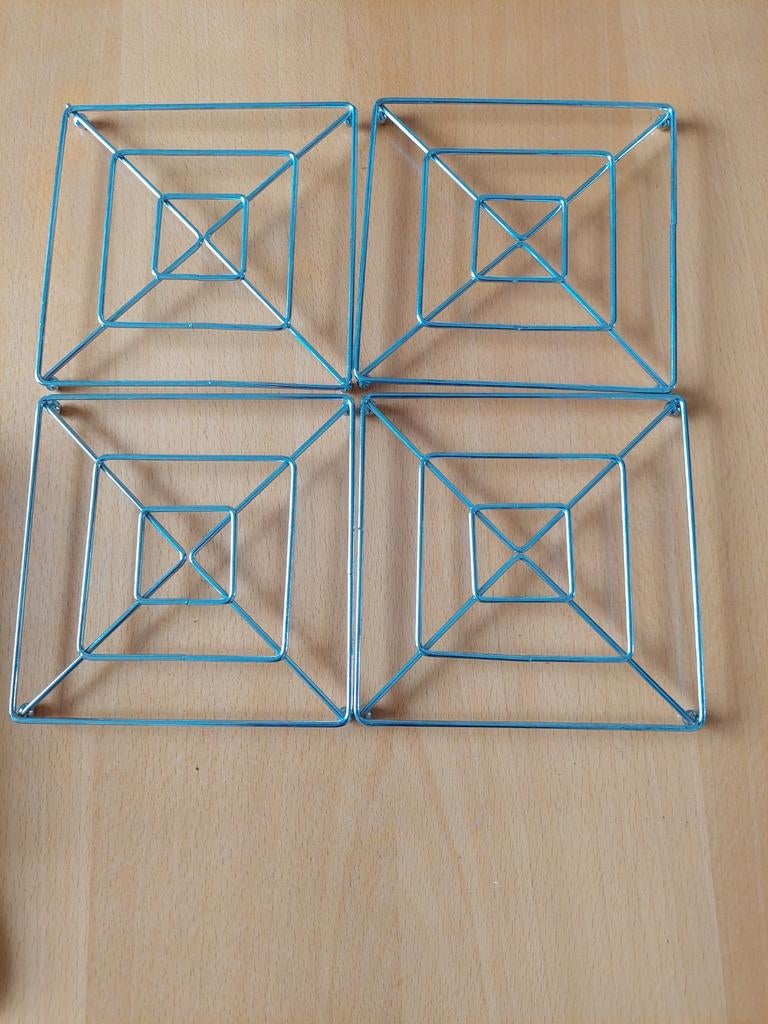 4 stuks onderzetters van metaal  nieuw, Ophalen of Verzenden, Nieuw
