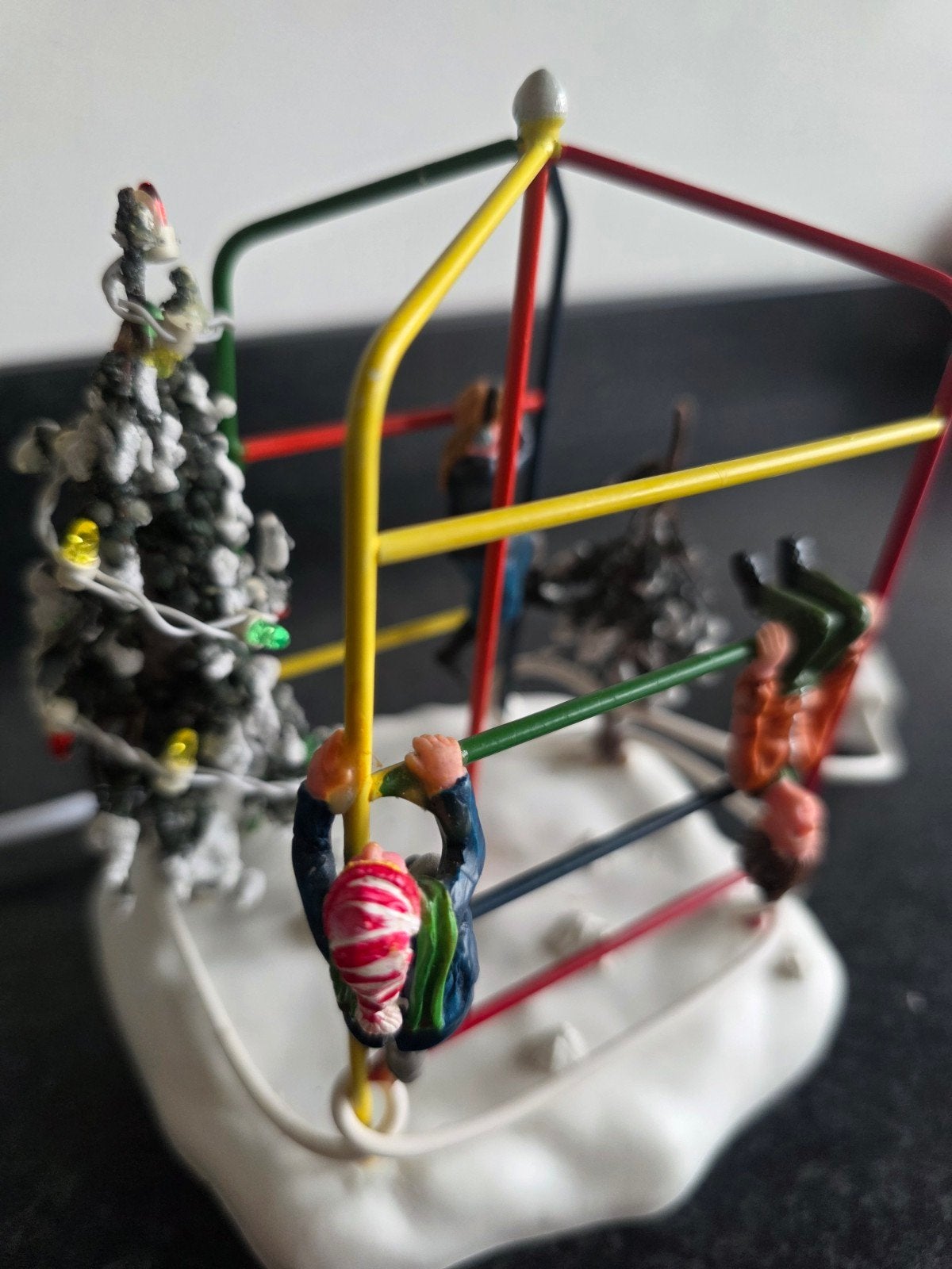 Lemax Retired jungle gym kerstdorp figuur met verlichting, Ophalen, Gebruikt