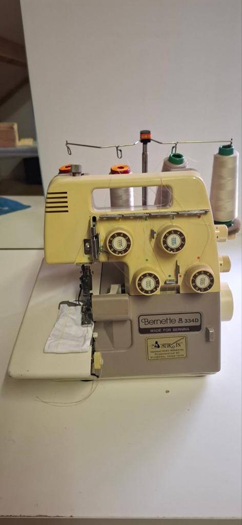 Bernette 334D Lockmachine - Made for Bernina, Ophalen of Verzenden
