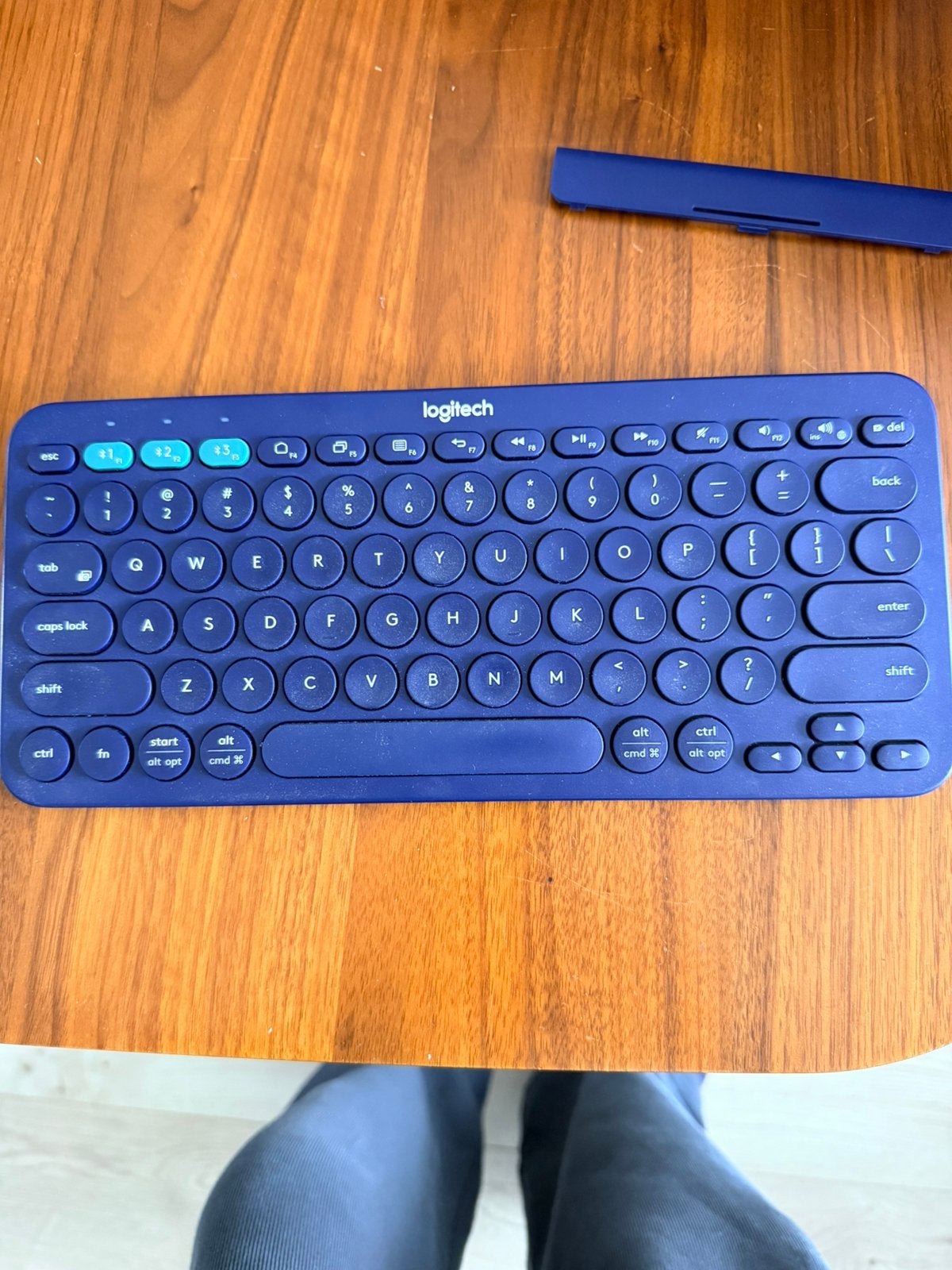Toetsenbord logitech, Computers en Software, Toetsenborden, Ophalen, Zo goed als nieuw, Draadloos