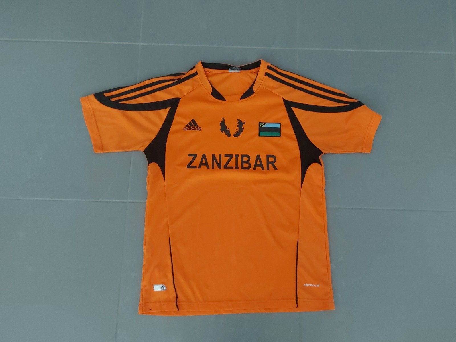 Adidas Zanzibar Voetbalshirt - Oranje/Zwart, Maat M, Ophalen of Verzenden, Gebruikt, Shirt