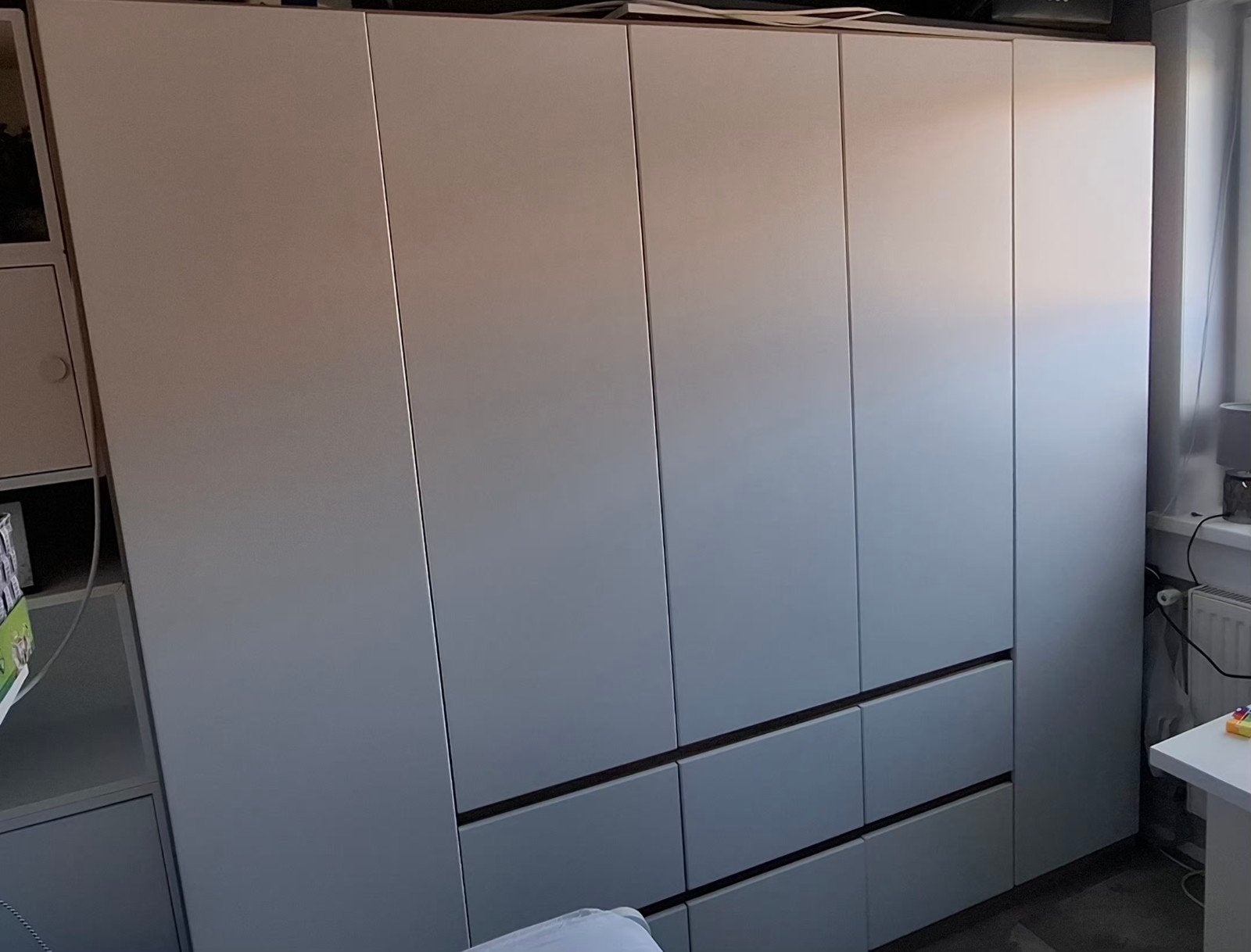 Moderne 5-deurs kledingkast met 6 lades 226Lx228,5Hx55D, Gebruikt, 200 cm of meer, Modern, strak, 200 cm of meer