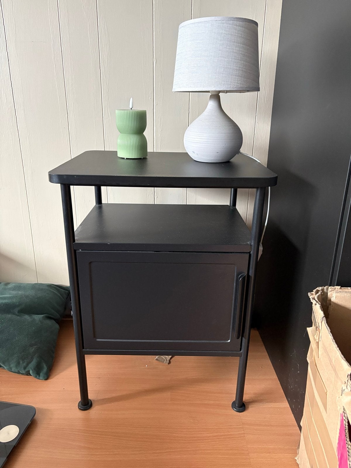 IKEA Nachtkastje - Zwart metaal - Zgan, Minder dan 45 cm, Metaal of Aluminium, Zo goed als nieuw, 55 tot 70 cm