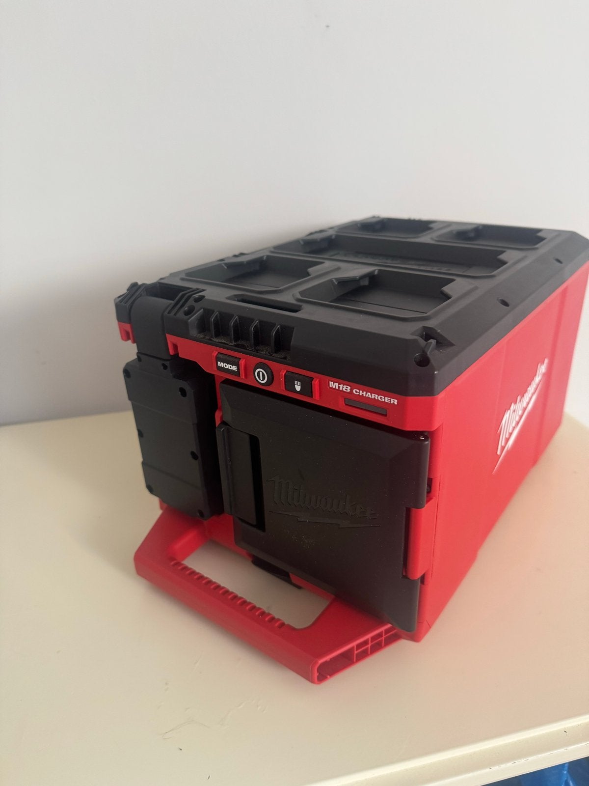 Milwaukee M18 Charger en Verlichting (Packout), Ophalen of Verzenden, Nieuw