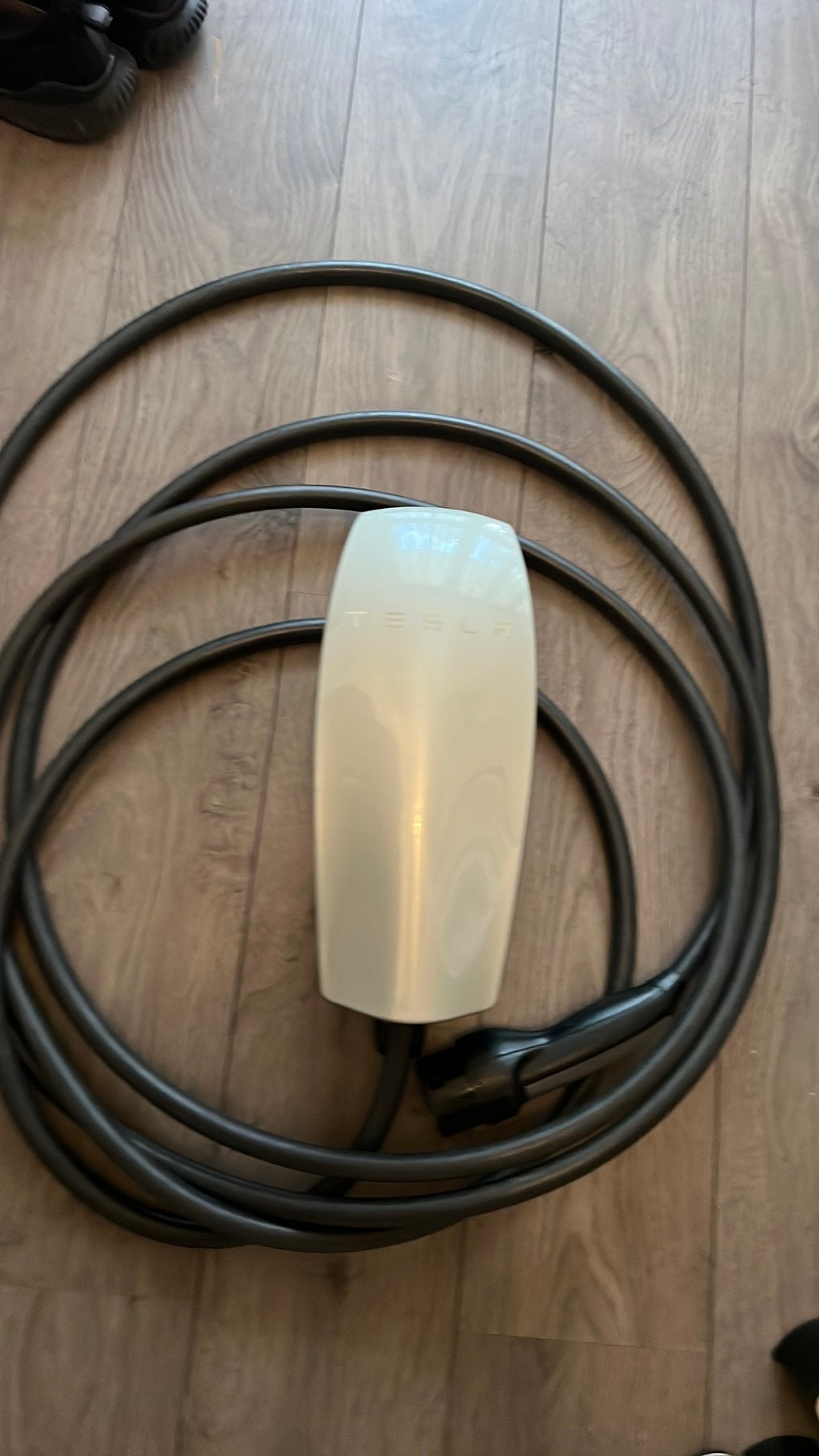 Tesla wall connector Gen 2 laadpaal met 7,3 m kabel, Ophalen of Verzenden, Zo goed als nieuw