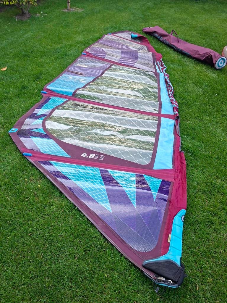 Freestyle zeil - Neilpryde Wizard Pro 4.8, Watersport en Boten, Windsurfen, Ophalen of Verzenden, Gebruikt, Zeil