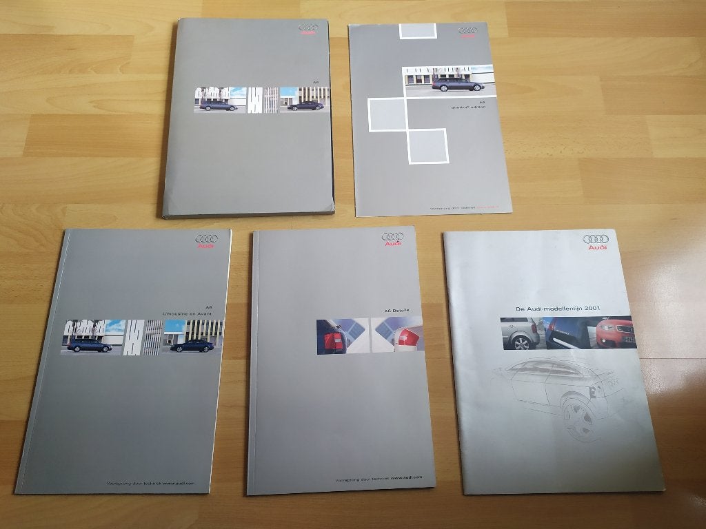 4x Audi folders - oa A6 - 2001 & 2002, Ophalen of Verzenden, Gelezen, Audi