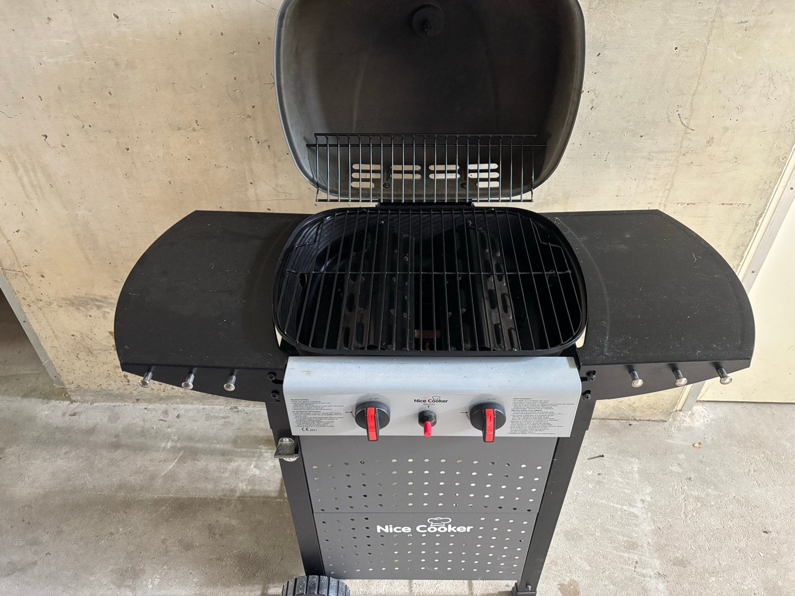 Nice Cooker gasbarbecue met 2 branders incl 60Lgasfles3/4vol, Ophalen of Verzenden, Gebruikt