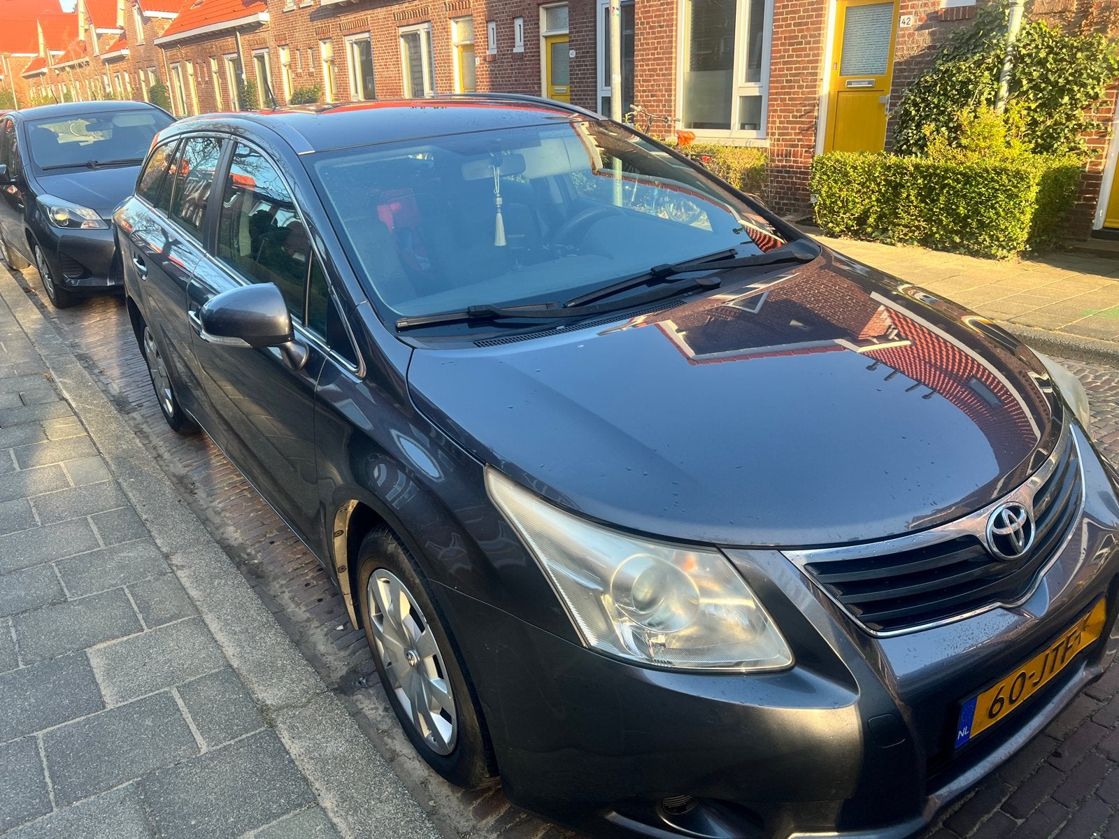Toyota Avensis 1.6 Vvt-i Wagon 2009 Grijs, Auto's, Toyota, Voorwielaandrijving, 15 km/l, Avensis, 4 cilinders