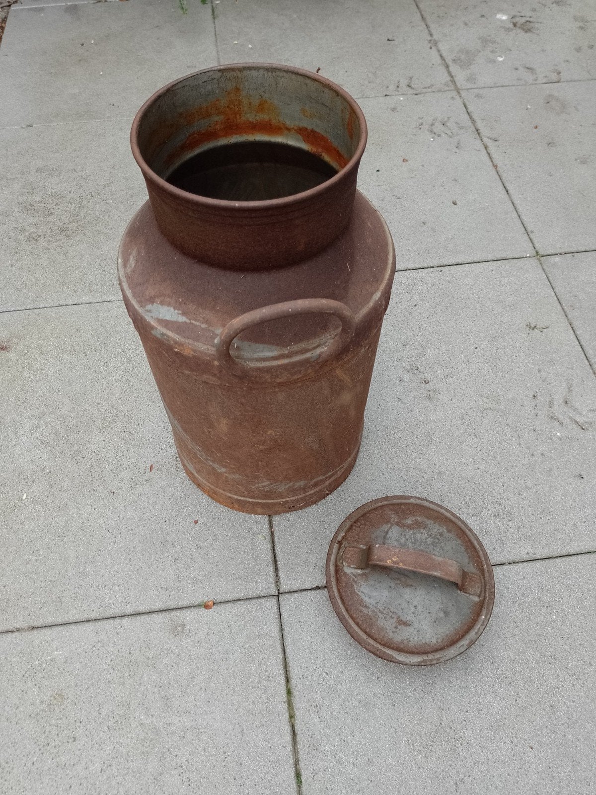 Harde ijzeren melkbus carbid bus 30 liter carbidschieten, Ophalen of Verzenden, Rond, Metaal, Minder dan 25 cm