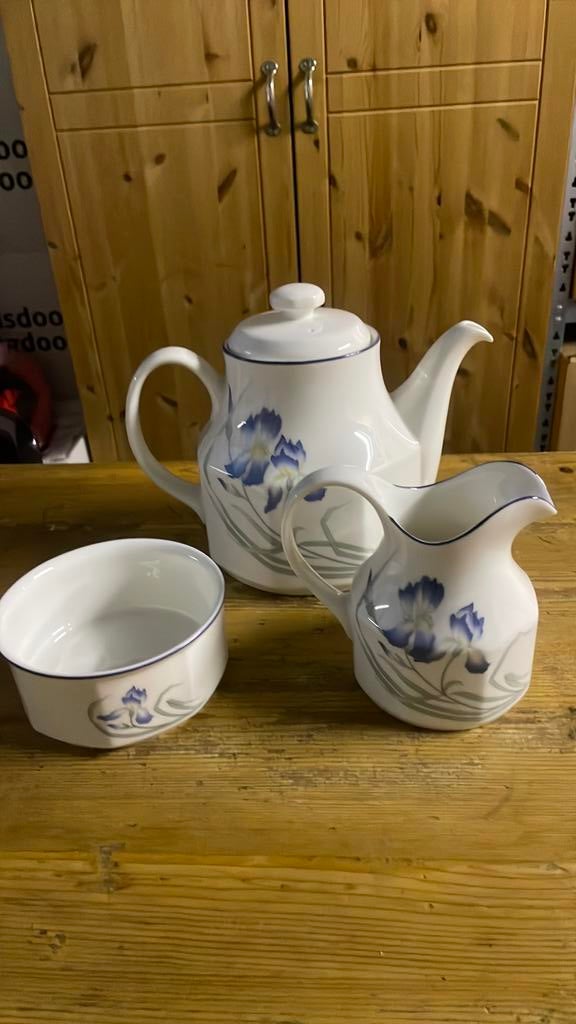 Theepot ect. Royal Doulton Minerva, Ophalen of Verzenden