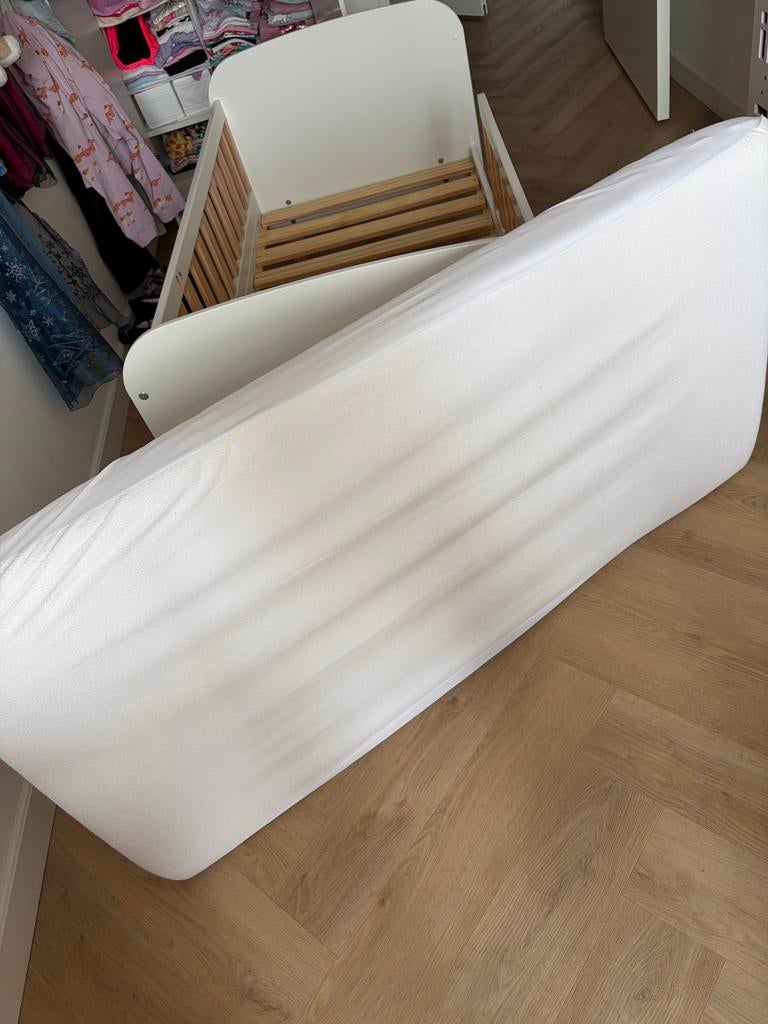 Peuterbed Vipack 70x140cm met matras en lattenbodem, Kinderen en Baby's, Kinderkamer | Bedden, Ophalen, 70 tot 85 cm, 140 tot 160 cm